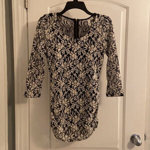 Jessica Simpson Maternity Black and White Lace Long Sleeve Top